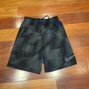 Men’s Nike shorts Sri fit has pockets size medium
